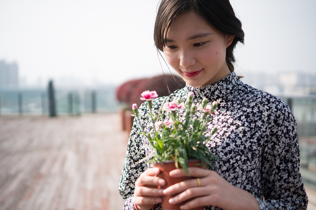四月份女明星吸烟瞬间曝光